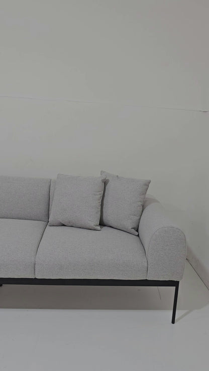Sofá Turini 3 Lugares 2,50m Cinza com Pés Metálicos